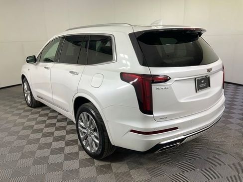 Used 2022 Cadillac XT6 Premium Luxury w/ Technology Package image 4