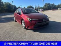 Used 2025 Toyota Corolla LE FWD image 1