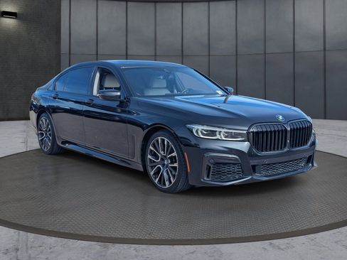 Used 2021 BMW 740i 740i w/ M Sport Package image 8