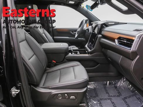Used 2025 GMC Yukon XL Denali w/ Denali Reserve Package AWD/4WD image 27