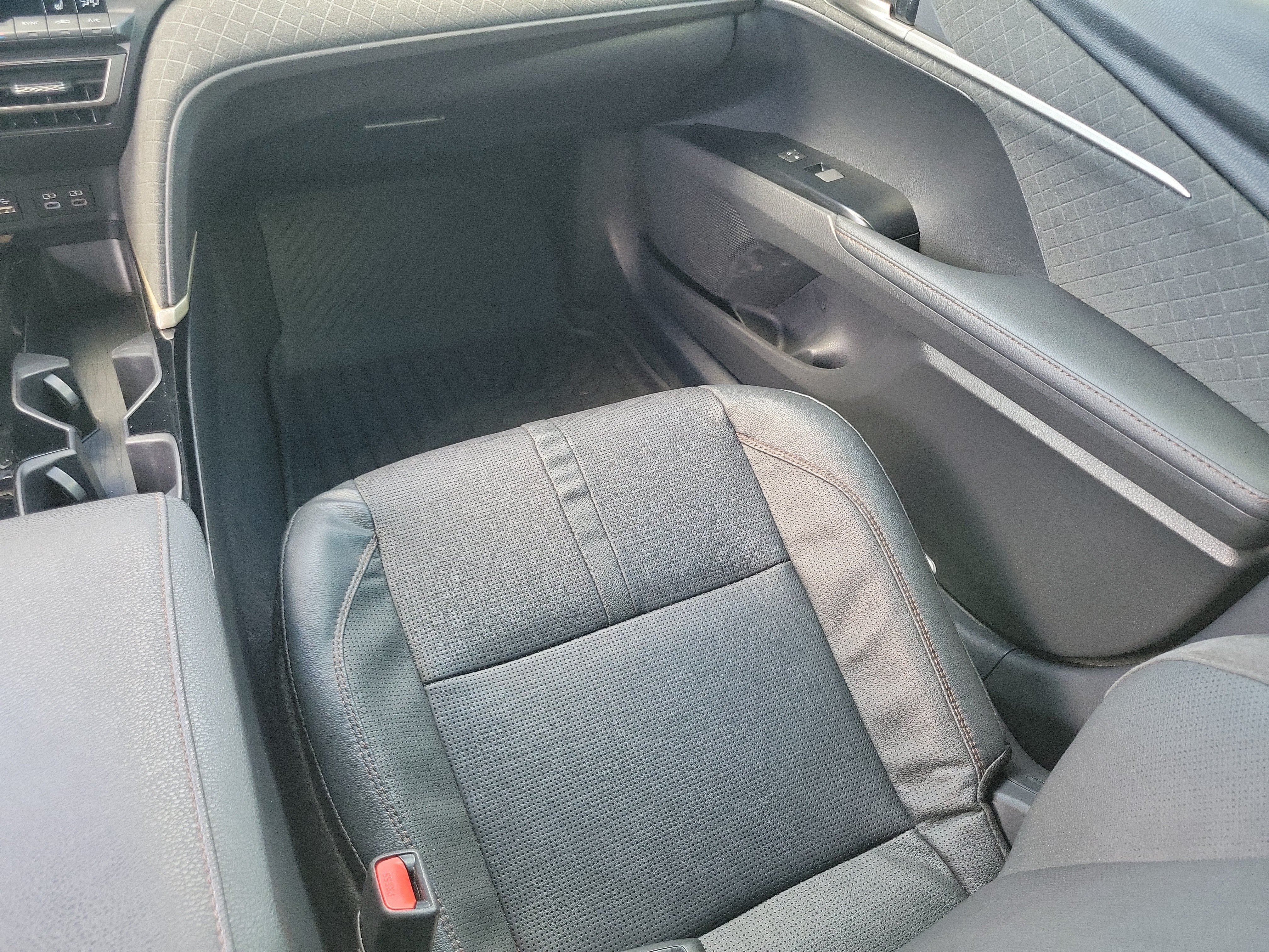 Used 2025 Toyota Camry XLE FWD image 18