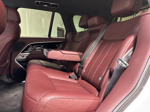 Used 2023 Land Rover Range Rover SE image 27