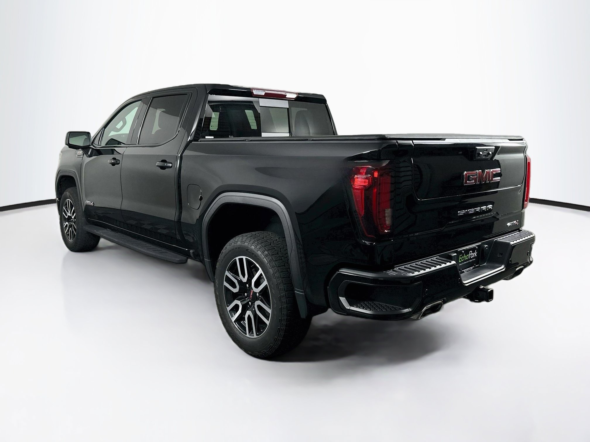 Used 2023 GMC Sierra 1500 AT4 w/ AT4 Preferred Package AWD/4WD image 5