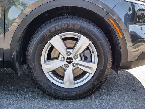 Used 2022 Kia Sorento LX FWD image 10