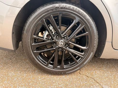 Used 2025 Toyota Camry SE FWD image 12