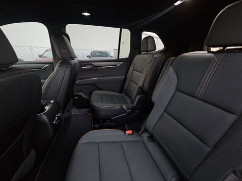 New 2026 GMC Acadia AT4 w/ Luxury Package AWD/4WD image 7