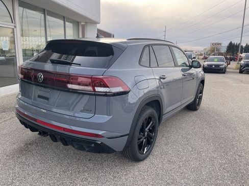 New 2026 Volkswagen Atlas Cross Sport SEL R-Line image 5