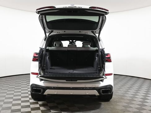 Used 2026 BMW X5 xDrive40i w/ Executive Package AWD/4WD image 31