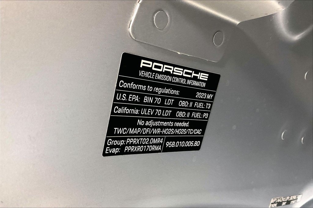 Used 2023 Porsche Macan AWD/4WD image 31