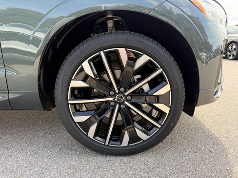 New 2026 Volvo XC60 B5 Ultra image 7