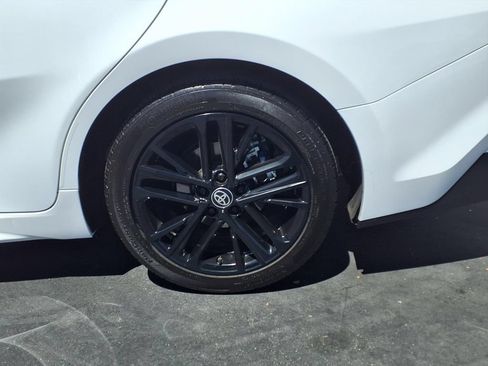 Used 2025 Toyota Camry SE w/ Convenience Package FWD image 4
