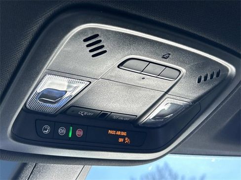 Used 2024 Chevrolet Traverse LT image 25