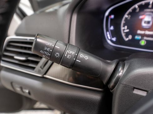 Used 2018 Honda Accord Sport image 26