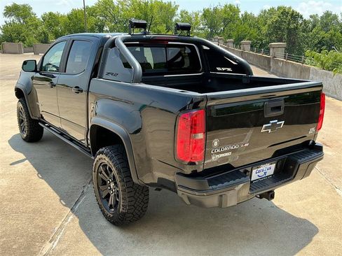 Used 2019 Chevrolet Colorado ZR2 w/ ZR2 Midnight Special Edition AWD/4WD image 4
