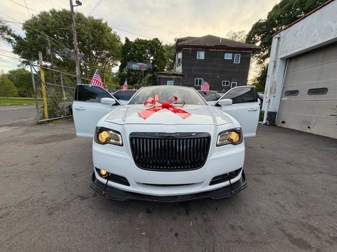Used 2012 Chrysler 300 S RWD image 17