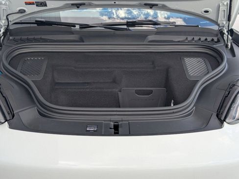Used 2025 Porsche Macan Electric RWD image 23