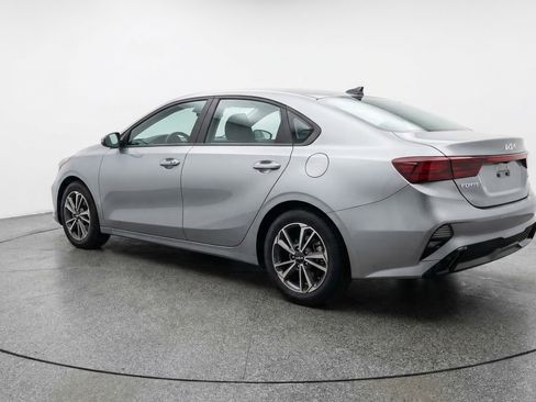 Used 2024 Kia Forte LXS image 6