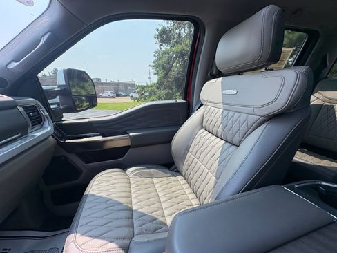 Used 2025 Ford F350 Platinum w/ Platinum Plus Package AWD/4WD image 20