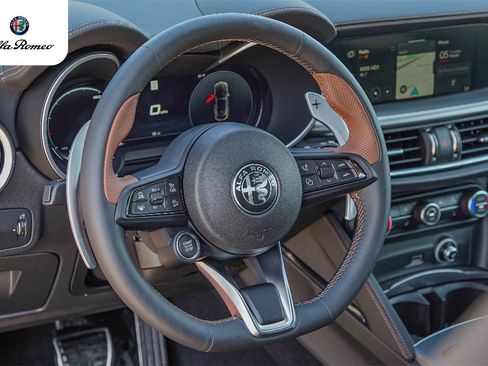 New 2025 Alfa Romeo Stelvio Sprint image 8