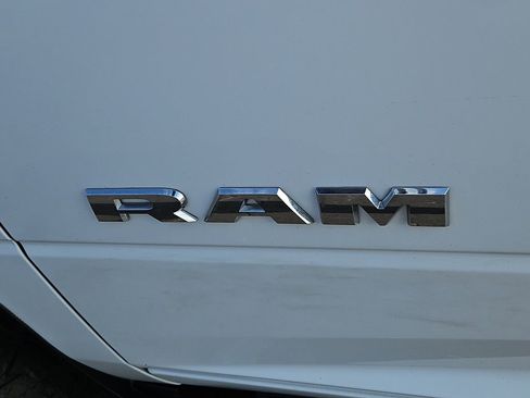 Used 2023 RAM 2500 Laramie AWD/4WD image 16