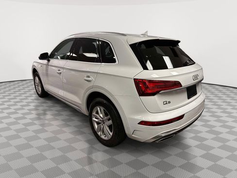 Used 2023 Audi Q5 2.0T Premium w/ Convenience Package image 2