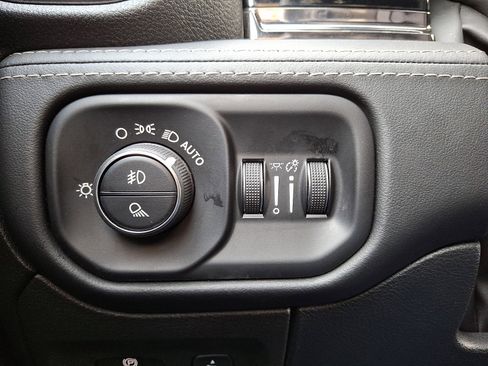 Certified 2025 RAM 1500 Limited image 26