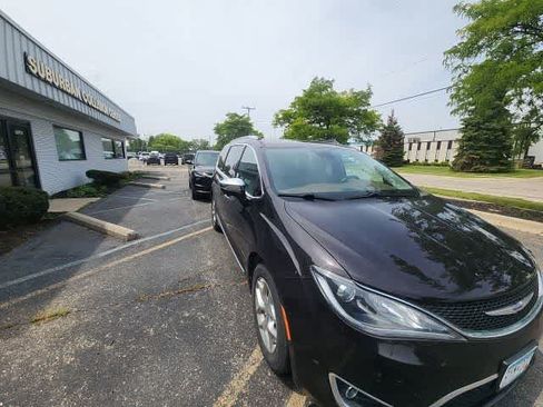 Certified 2019 Chrysler Pacifica Limited w/ Advanced Safetytec Group FWD image 3