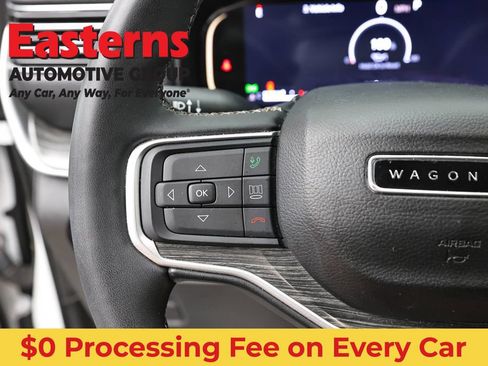 Used 2024 Jeep Wagoneer L Series II RWD image 15