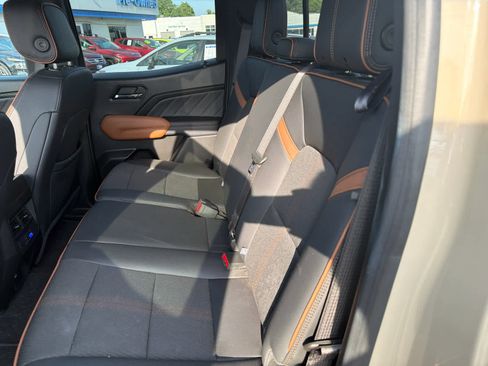 Certified 2024 GMC Canyon AT4 AWD/4WD image 7