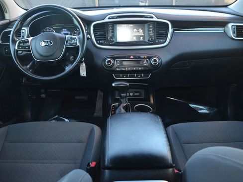 Used 2019 Kia Sorento LX w/ LX V6 Convenience Package image 6