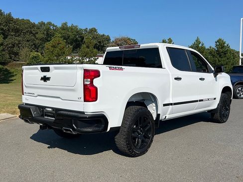 Used 2024 Chevrolet Silverado 1500 LT Trail Boss w/ Convenience Package II image 3