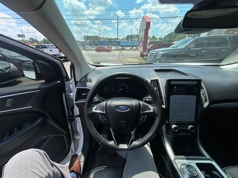 Used 2022 Ford Edge SEL AWD/4WD image 10