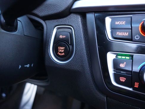 Used 2015 BMW M4 Convertible image 22