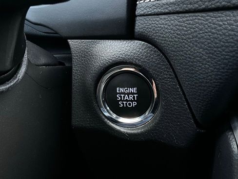 Used 2025 Toyota RAV4 XLE image 29