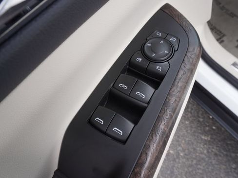 Certified 2023 GMC Acadia Denali AWD/4WD image 17