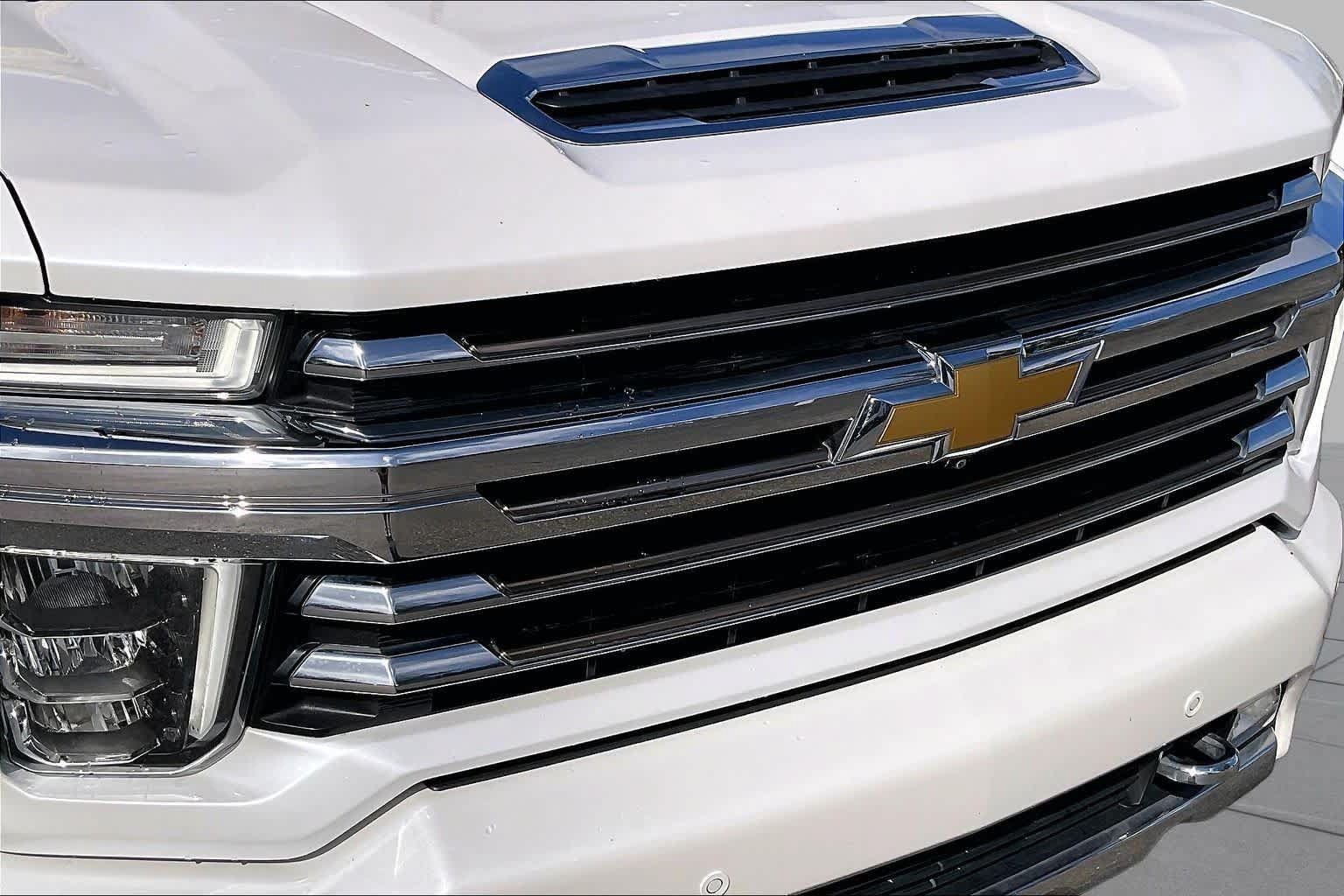 Used 2022 Chevrolet Silverado 2500 High Country w/ Z71 Off-Road Package AWD/4WD image 29