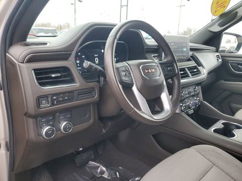 Used 2023 GMC Yukon XL SLE w/ Gmc Pro Safety Plus Package image 16