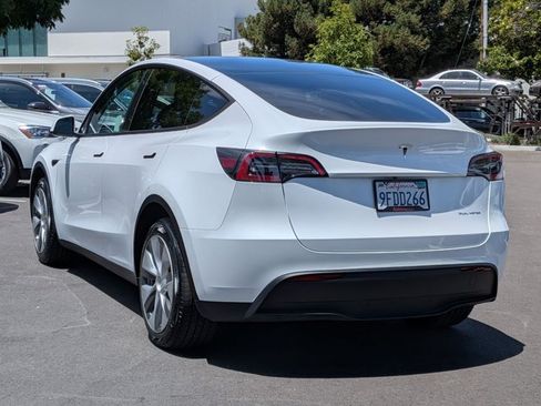 Used 2023 Tesla Model Y Long Range AWD/4WD image 8