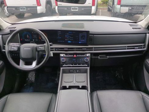 Used 2025 Hyundai Santa Fe SEL FWD image 15