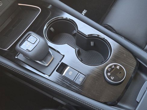 New 2026 Nissan Rogue Platinum image 18