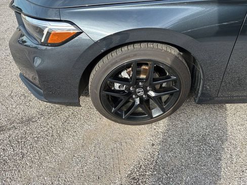 Used 2025 Honda Civic Sport image 9
