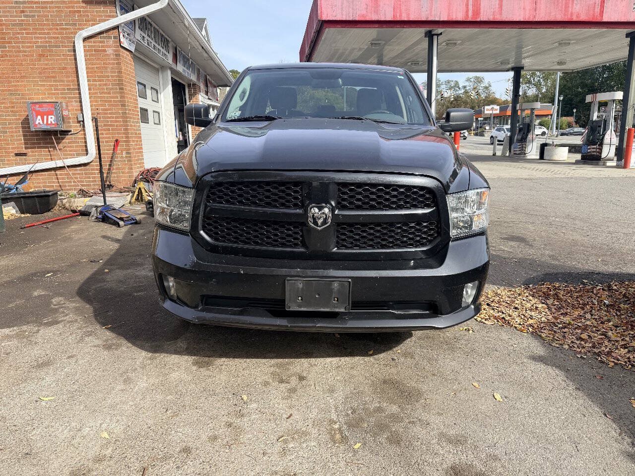 Used 2019 RAM 1500 Express AWD/4WD image 1