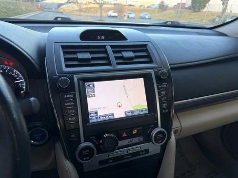 Used 2012 Toyota Camry XLE image 35