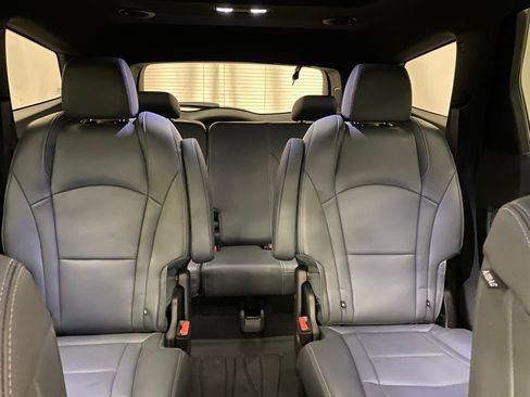 Used 2023 Buick Enclave Essence w/ Experience Buick Package AWD/4WD image 18