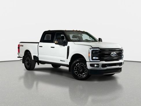 Used 2025 Ford F250 Platinum AWD/4WD image 2