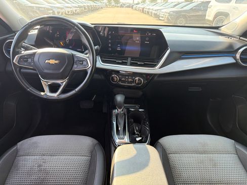 Used 2024 Chevrolet Trax LT w/ Driver Confidence Package FWD image 18