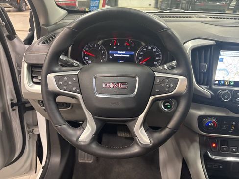 Used 2020 GMC Terrain SLT w/ Preferred Package image 4