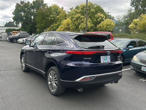 Used 2023 Toyota Venza Limited AWD/4WD image 2