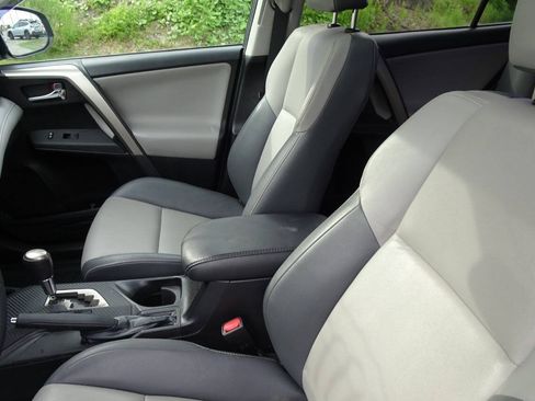 Used 2014 Toyota RAV4 Limited AWD/4WD image 19