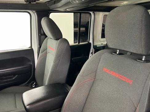 Certified 2025 Jeep Wrangler Unlimited Rubicon AWD/4WD image 16